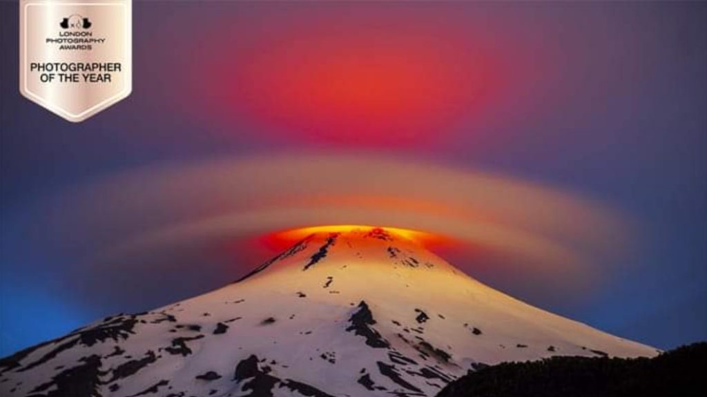 Obtuvo el premio a fotógrafo del año con imagen de volcán