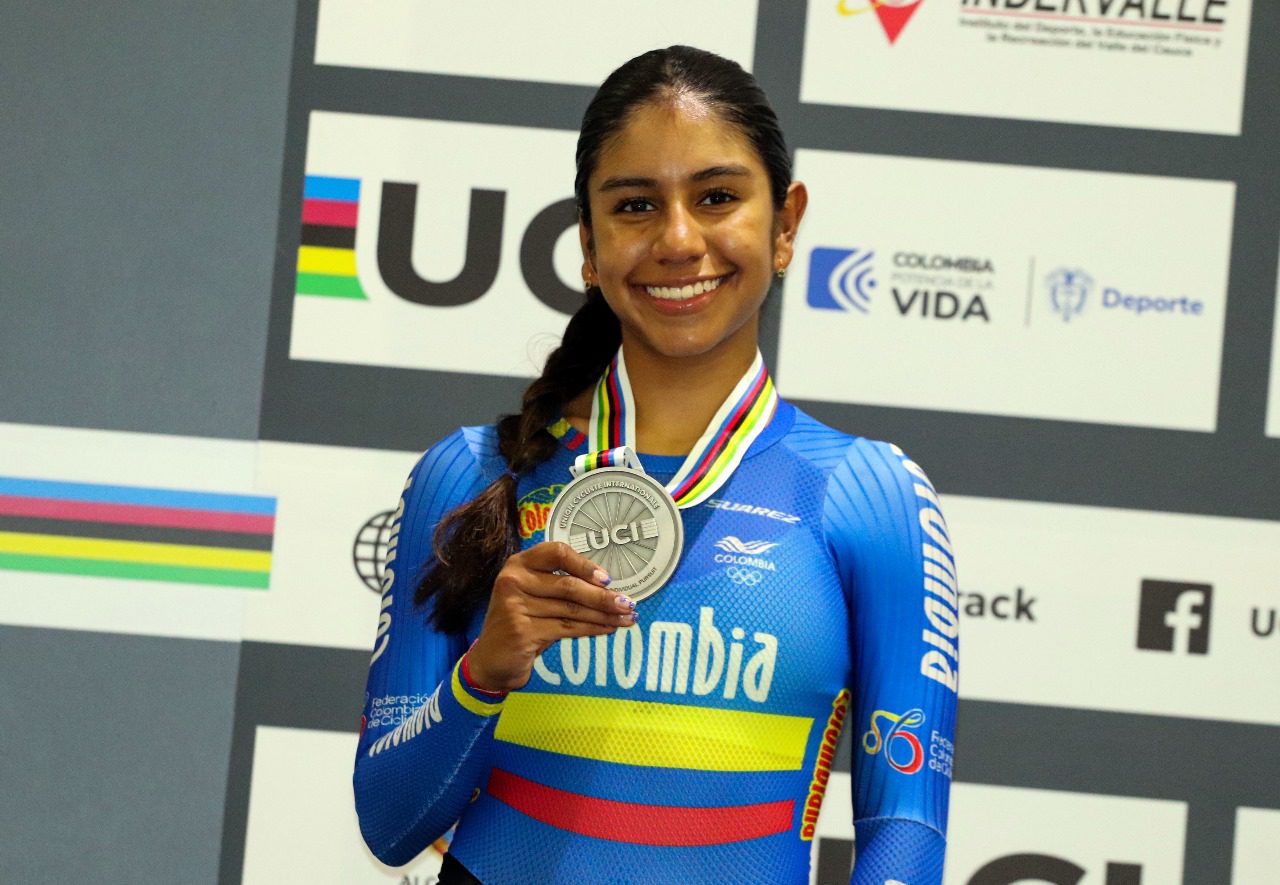 Juliana Londo O Se Colg Su Da Medalla En El Mundial Junior