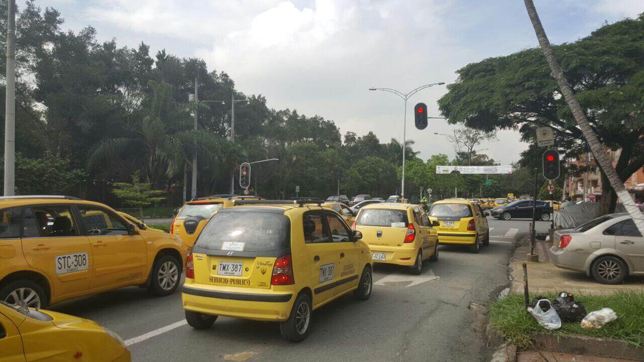 Taxistas cobrarán 700 pesos más en 2024 y en este valor queda la carrera mínima