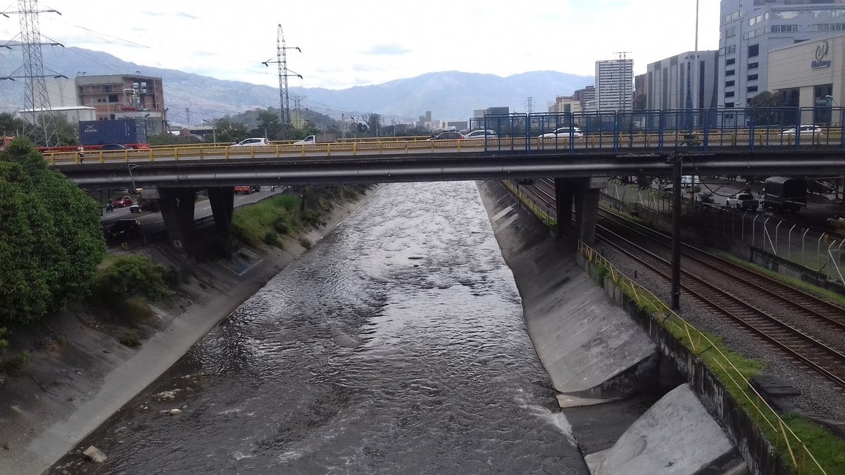 Cerca de 35 personas mueren al año en accidentes alrededor del río Medellín