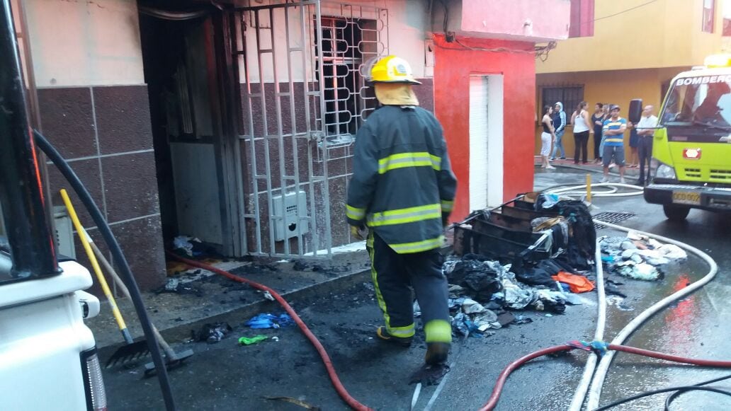 Incendio en Barbosa dejó un lesionado y dos viviendas afectadas