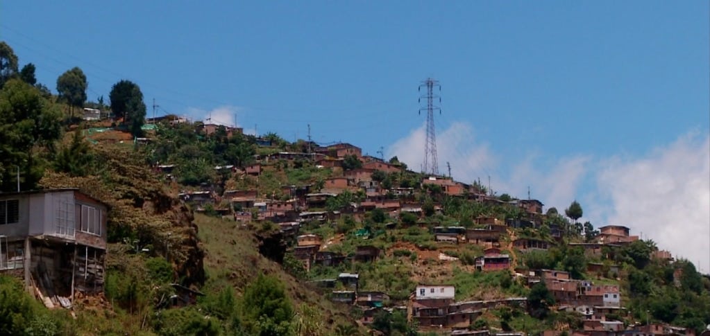 Invasiones y loteos ahora pueden ser denunciados en la línea 123 de Medellín
