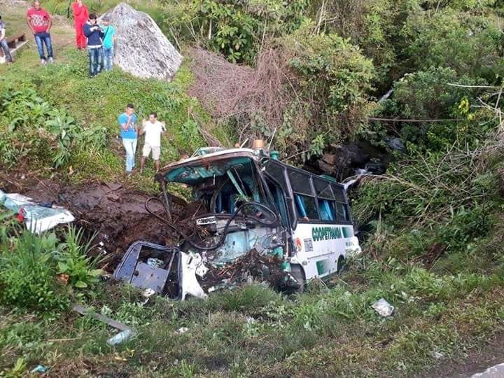 Accidente en la vía Santa Rosa de Osos – Medellín deja varias personas fallecidas