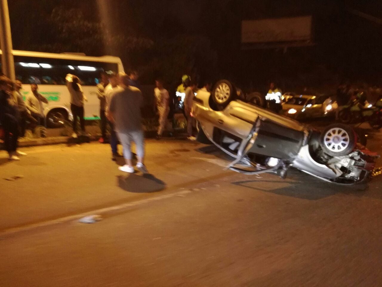Una mujer resultó lesionada luego del volcamiento de un vehículo en Las Palmas