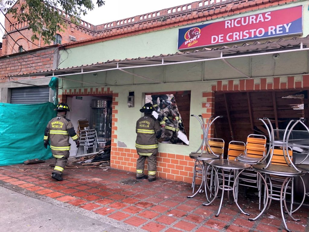 Dos lesionados por desplome de techo en panadería del barrio Cristo Rey