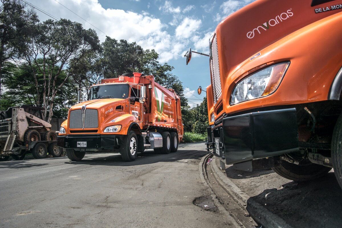 Tres vehículos recolectores de basura servirán para medir la calidad del aire en Medellín