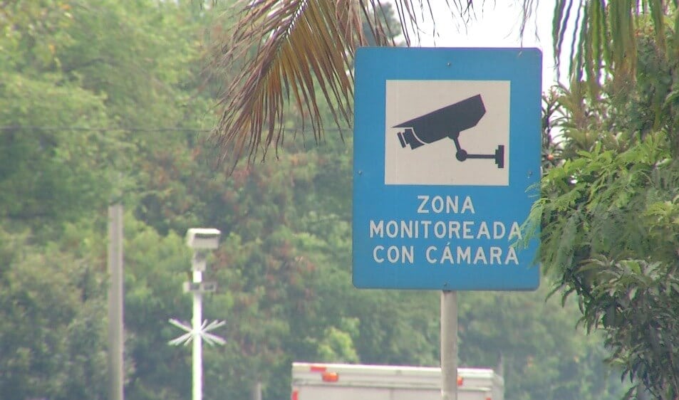 Pese a críticas por fotomultas, autoridades respaldan efectividad de las 400 cámaras