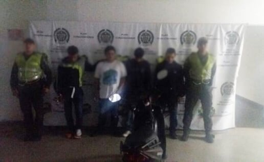 Tres capturados y un aprehendido por hurto de motocicleta en Itagüí