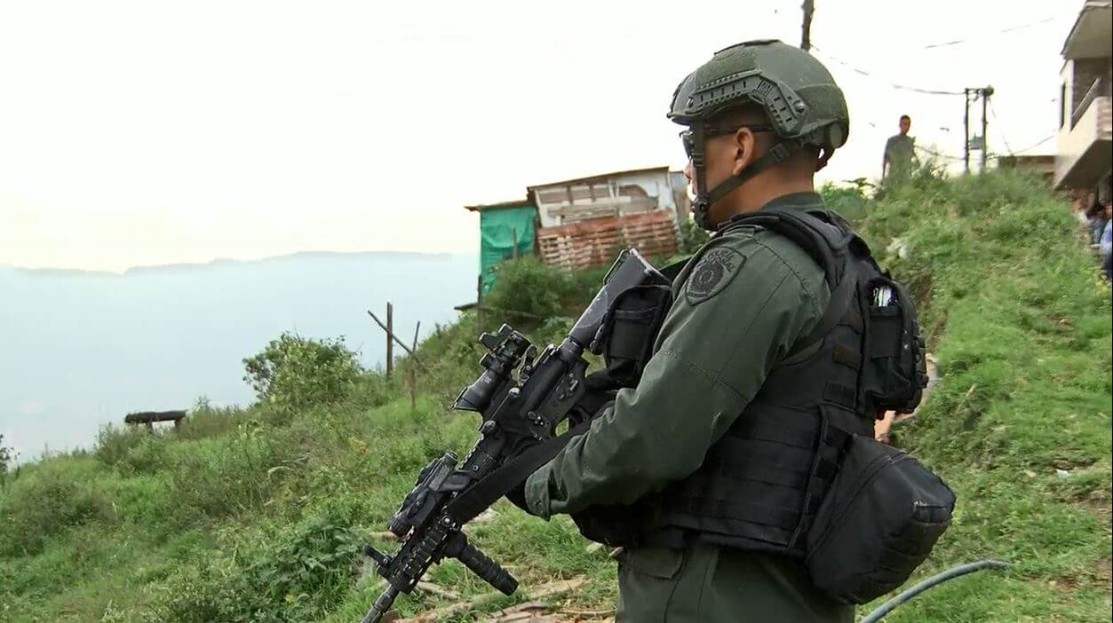 Autoridades mantienen presencia en la Comuna 13 de Medellín