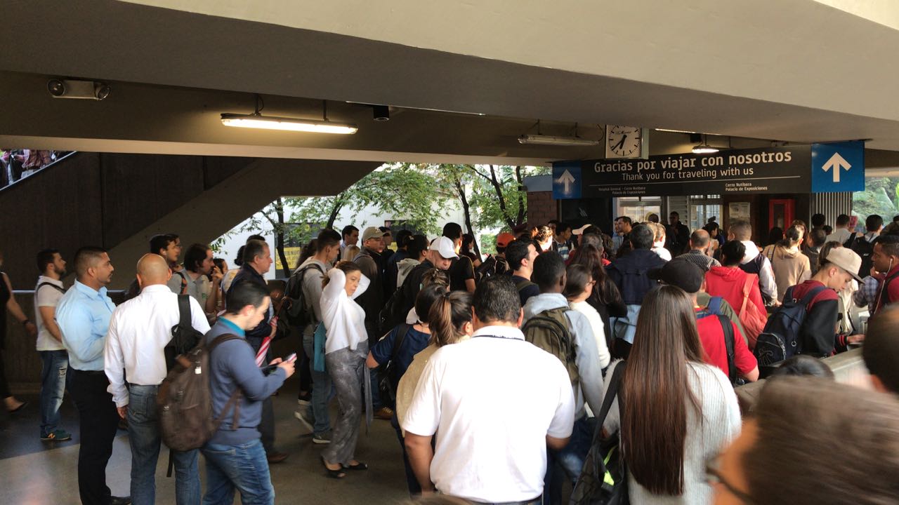 Línea A del Metro de Medellín opera con restricción por inconveniente técnico