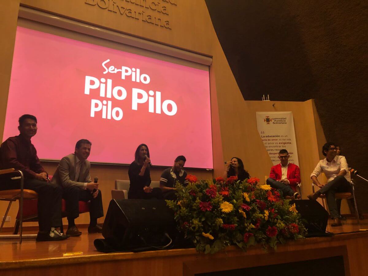 Ministra de Educación visitó en Medellín a beneficiarios de Ser Pilo Paga