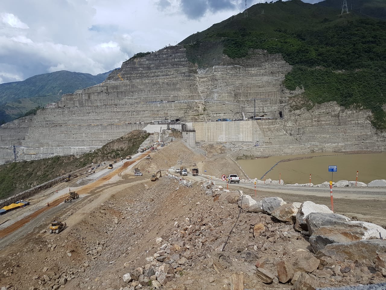 Extremos de la presa de Hidroituango ya llegaron a la cota 410