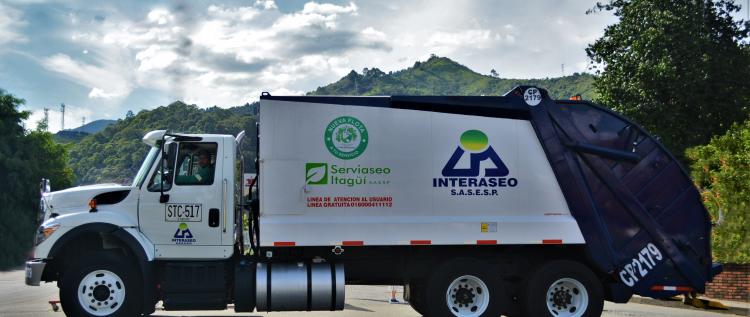 Llegan al municipio de Itagüí dos nuevos camiones recolectores de basura