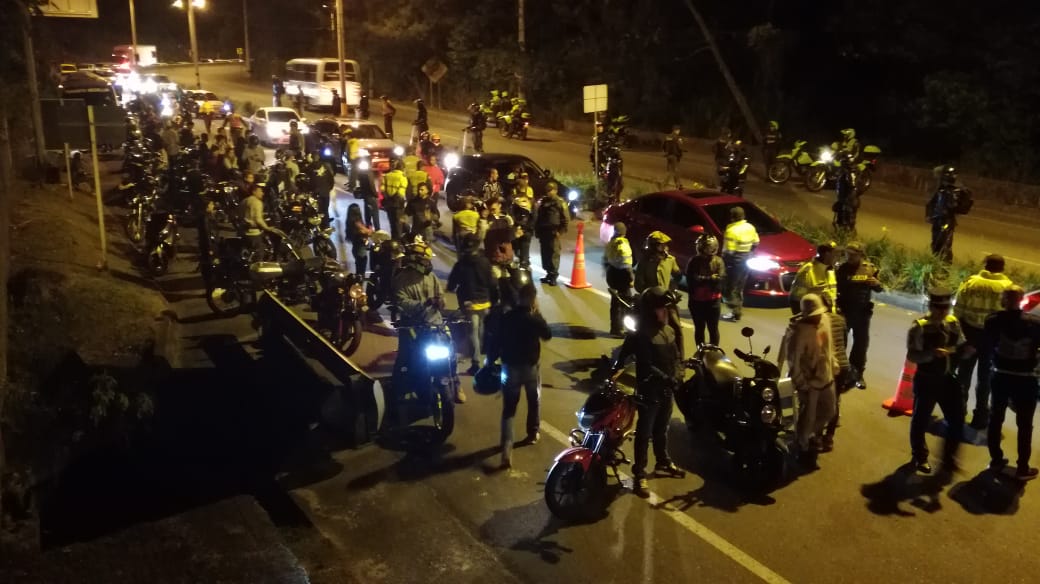 Por piques ilegales han sido multados 1.483 conductores en Medellín