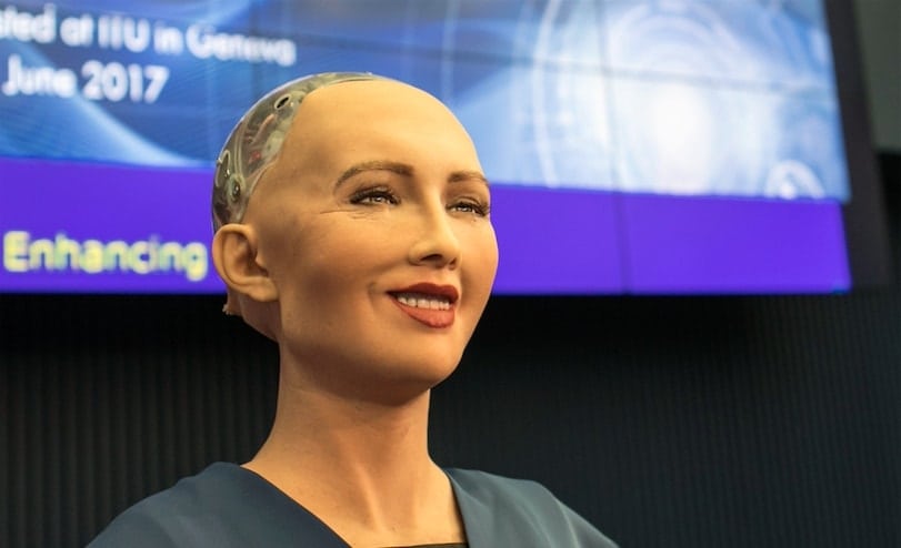 Sophia, primer robot humanoide estuvo en el marco de la Escuela de Verano de la UPB
