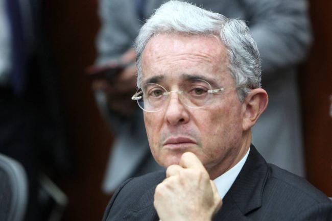 Uribe denuncia que le bloquearon su cuenta de Twitter