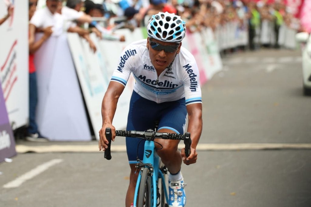 Jhonatan Caicedo es el nuevo líder de la Vuelta a Colombia