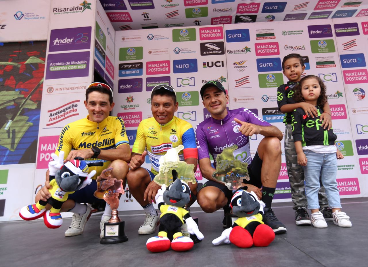 Team Medellín celebró en casa el título de la Vuelta a Colombia