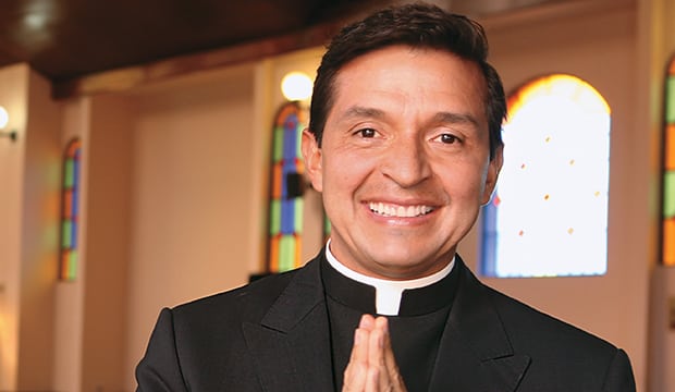 Padre Chucho aclaró que nunca fue invitado a exorcizar la Casa de Nariño