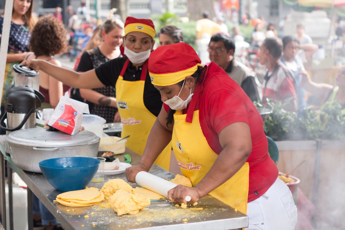 En la calle 34 # 45 A 18 se realizó la Feria de Empleo para Venezolanos