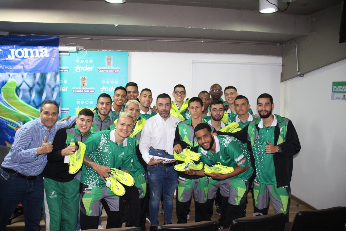 Selección Antioquia de Fútbol de Salón recibió nueva indumentaria