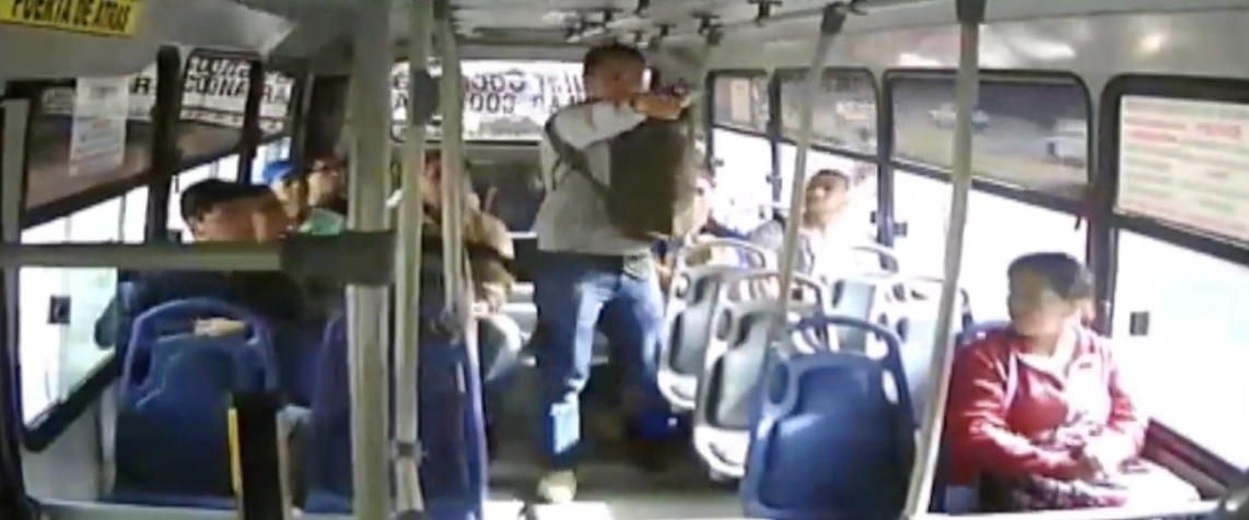 En video quedó registrado atraco a bus de Circular Coonatra