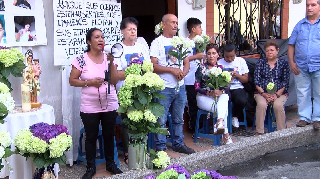 Piden noticias de los tres jóvenes desaparecidos en la Comuna 13
