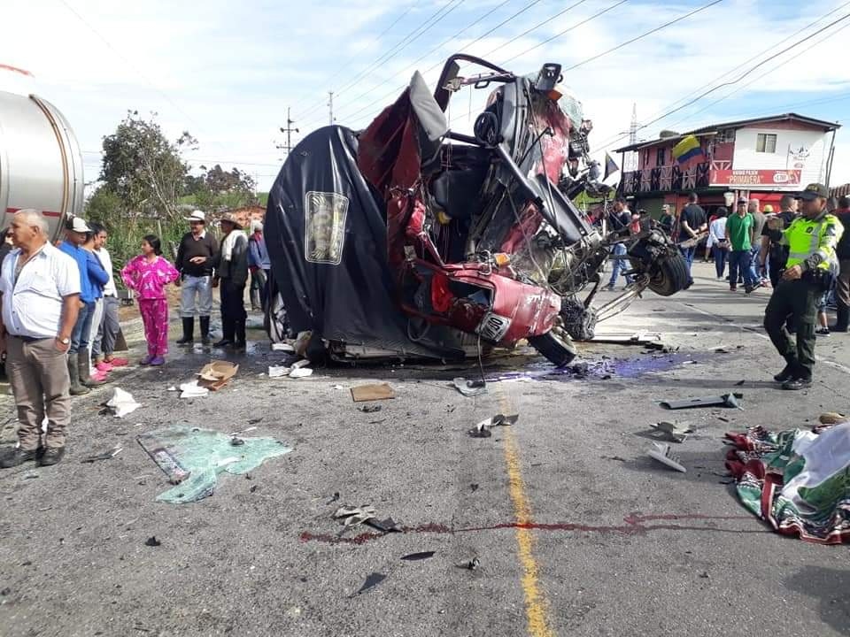 Un muerto y dos heridos tras accidente entre dos camiones en Yarumal