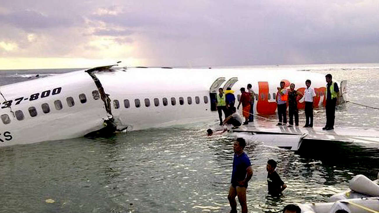 Se estrella un avión en Indonesia con 189 personas a bordo