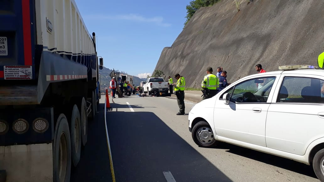 Motociclista falleció tras accidente de tránsito en vía Niquía - Copacabana