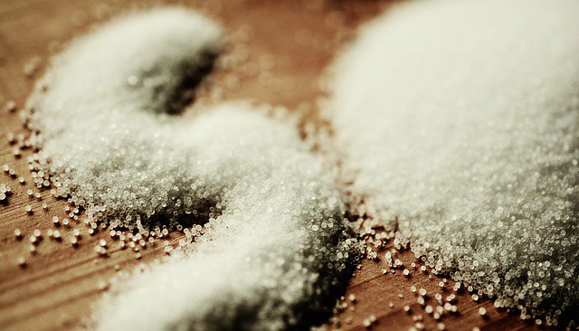 Conozca los riesgos del desmedido consumo de sal en las comidas