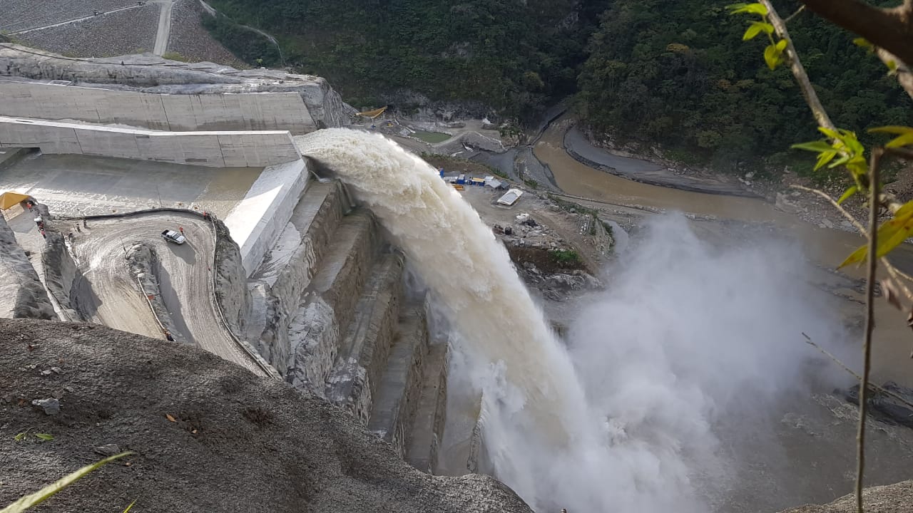 Comenzó a verter el embalse del proyecto hidroeléctrico Ituango