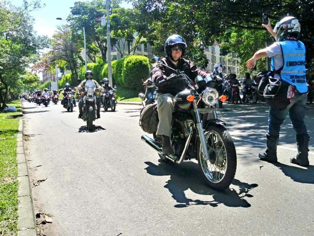 Con una caravana de motos promovieron la seguridad vial en Medellín