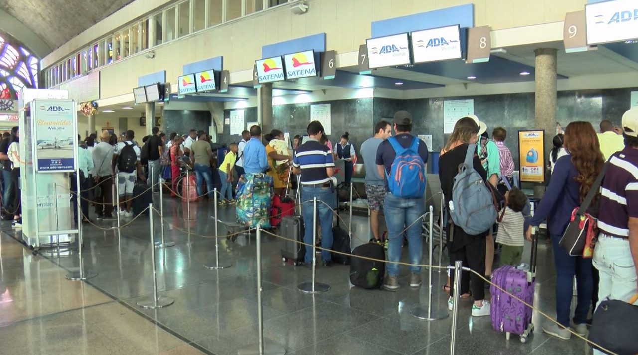 En el Aeropuerto Olaya Herrera aumenta el número de viajeros por esta temporada