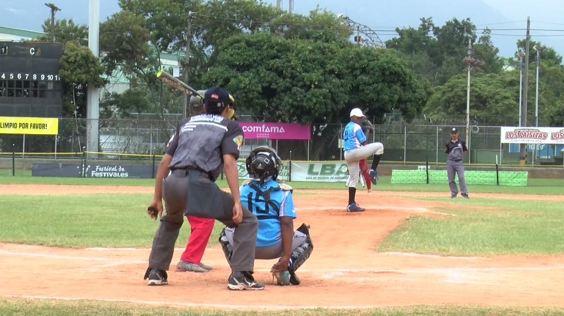 Pequeños peloteros viven la nueva experiencia del Babybéisbol