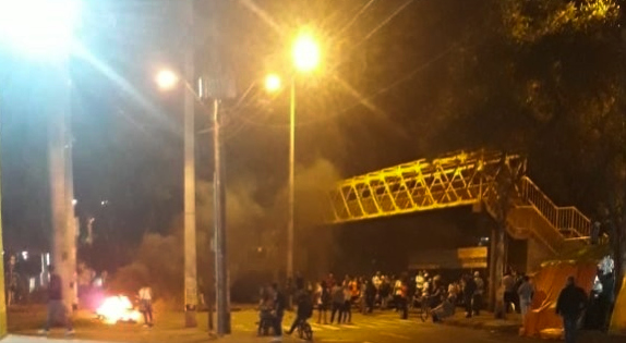 Disturbios en la Universidad de Antioquia generaron cierre de vías