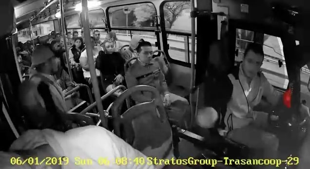 Buscan a responsable de atraco en bus de Santa Elena