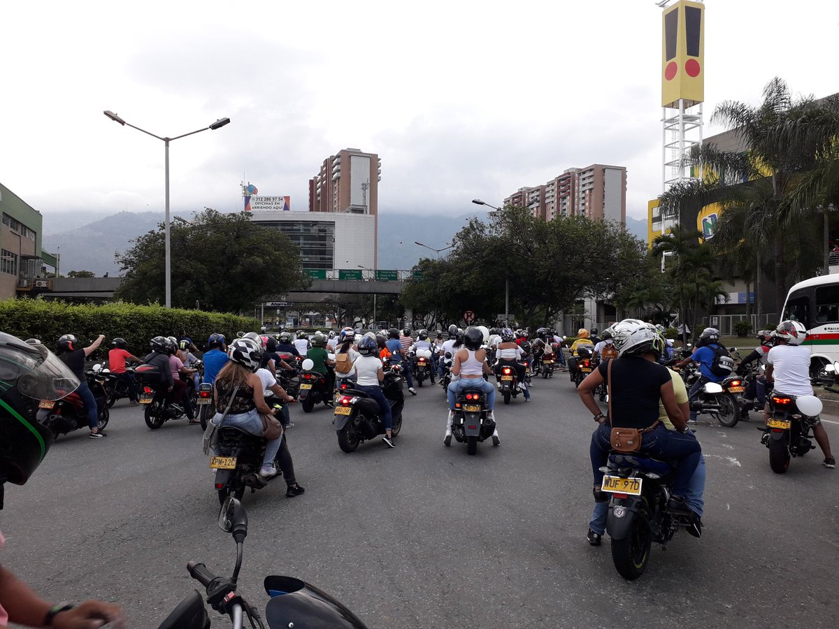 Motociclistas de Bello protestaron por restricción de parrillero
