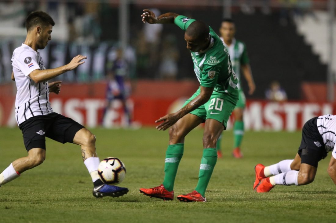 Desde el punto penal, Libertad eliminó a Nacional en Libertadores