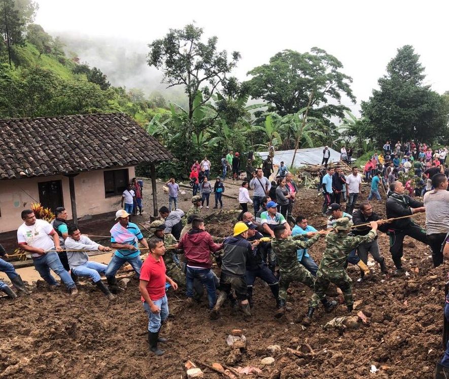 Víctimas mortales y varios desaparecidos deja deslizamiento de tierra en Rosas, Cauca