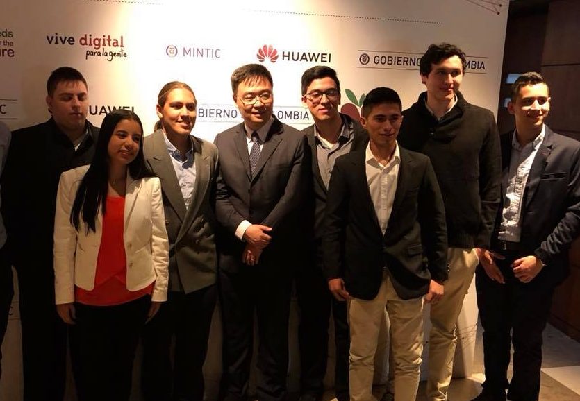 Huawei llevará diez jóvenes del país a su casa matriz en China