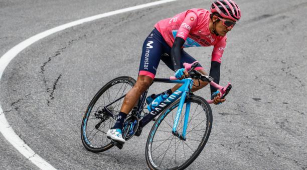 Richard Carapaz conserva el liderato del Giro de Italia