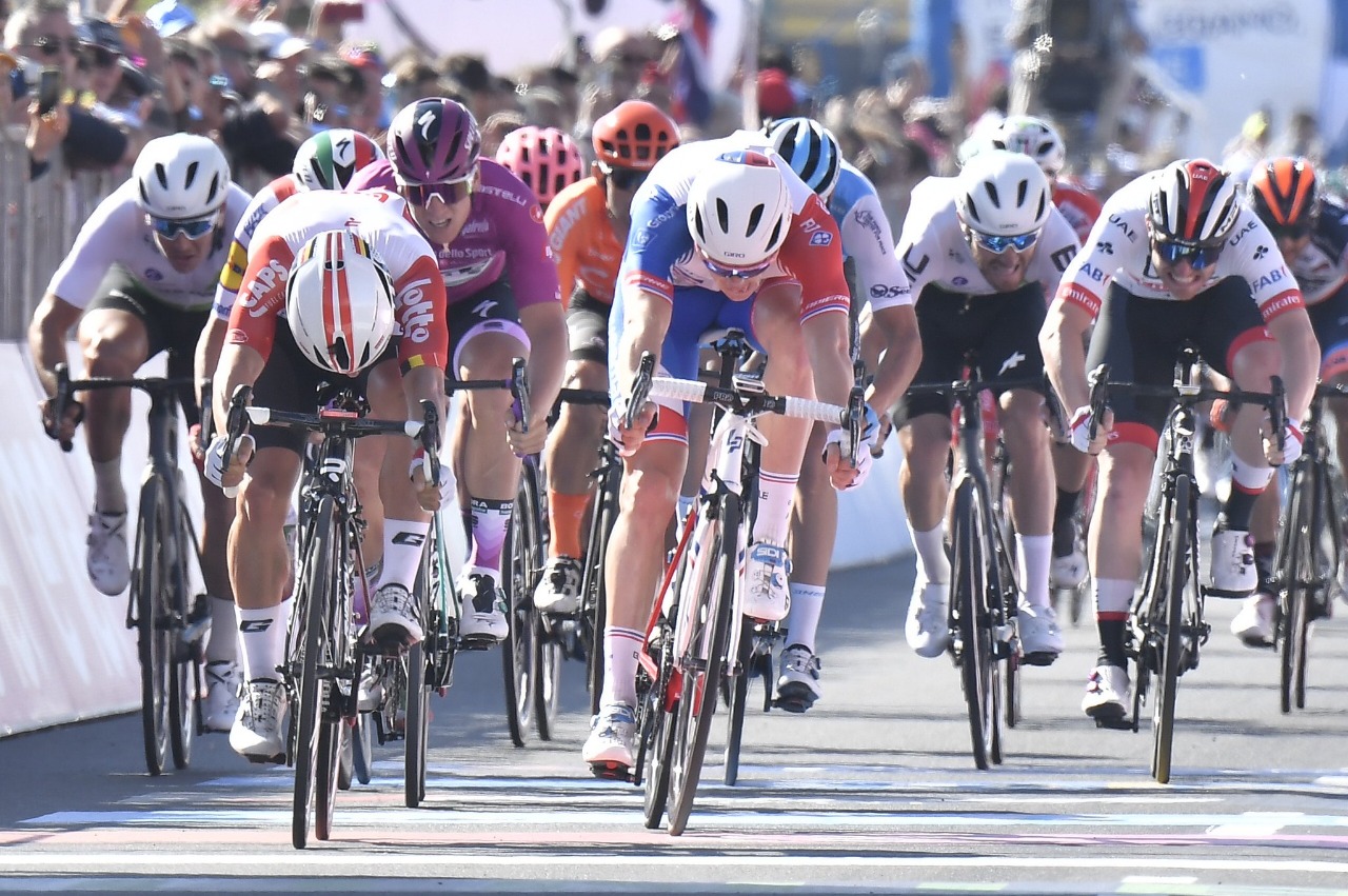 Caleb Ewan se impuso en la etapa 11 del Giro de Italia
