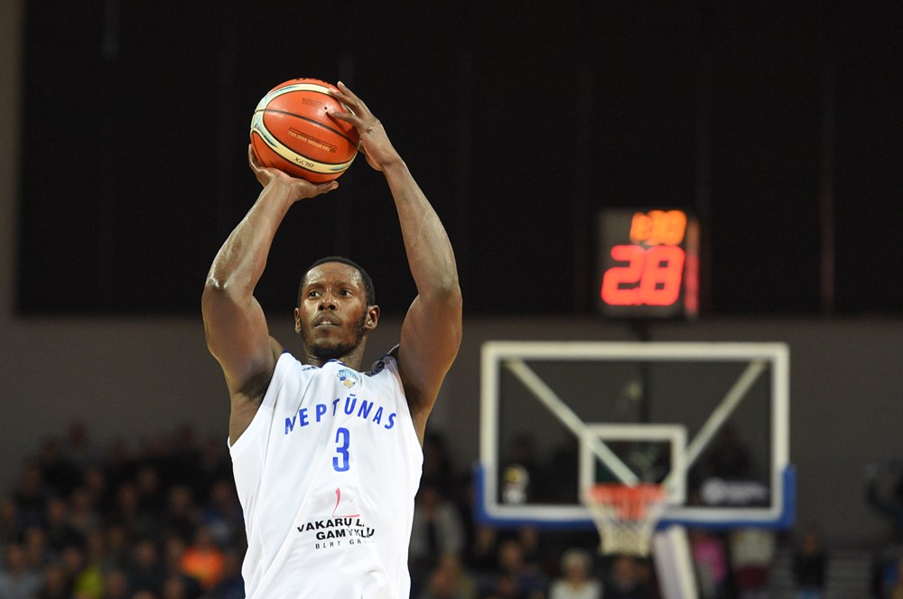 Juan Diego Tello busca nuevos talentos del baloncesto en Medellín