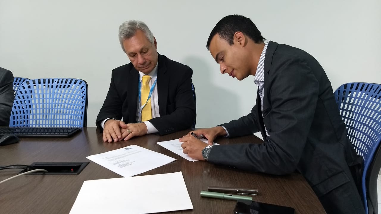 Firman convenio de cooperación en movilidad entre Medellín y Brasil