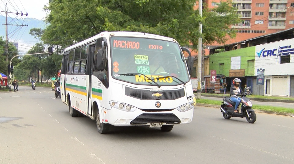 35 empresas de buses intermunicipales se movilizaron por las calles de la ciudad