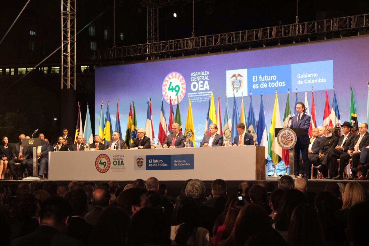Así fue el acto inaugural de la OEA en la Plaza de Botero de Medellín