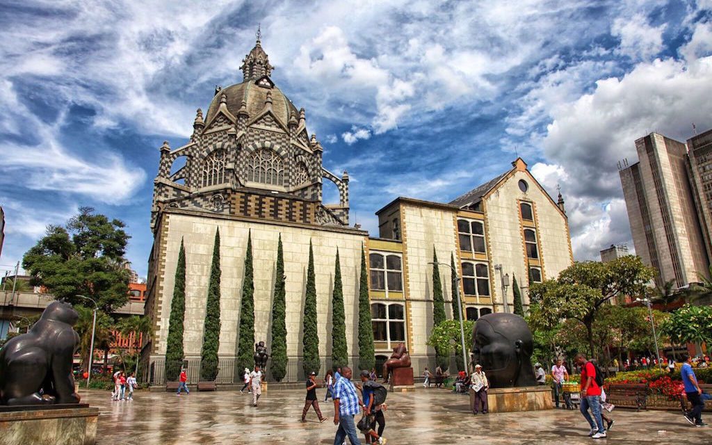 Se conmemoran los 20 años de la Plaza Botero