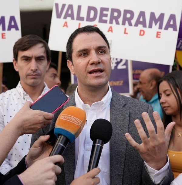 Juan David Valderrama inscribió su candidatura a la Alcaldía de Medellín