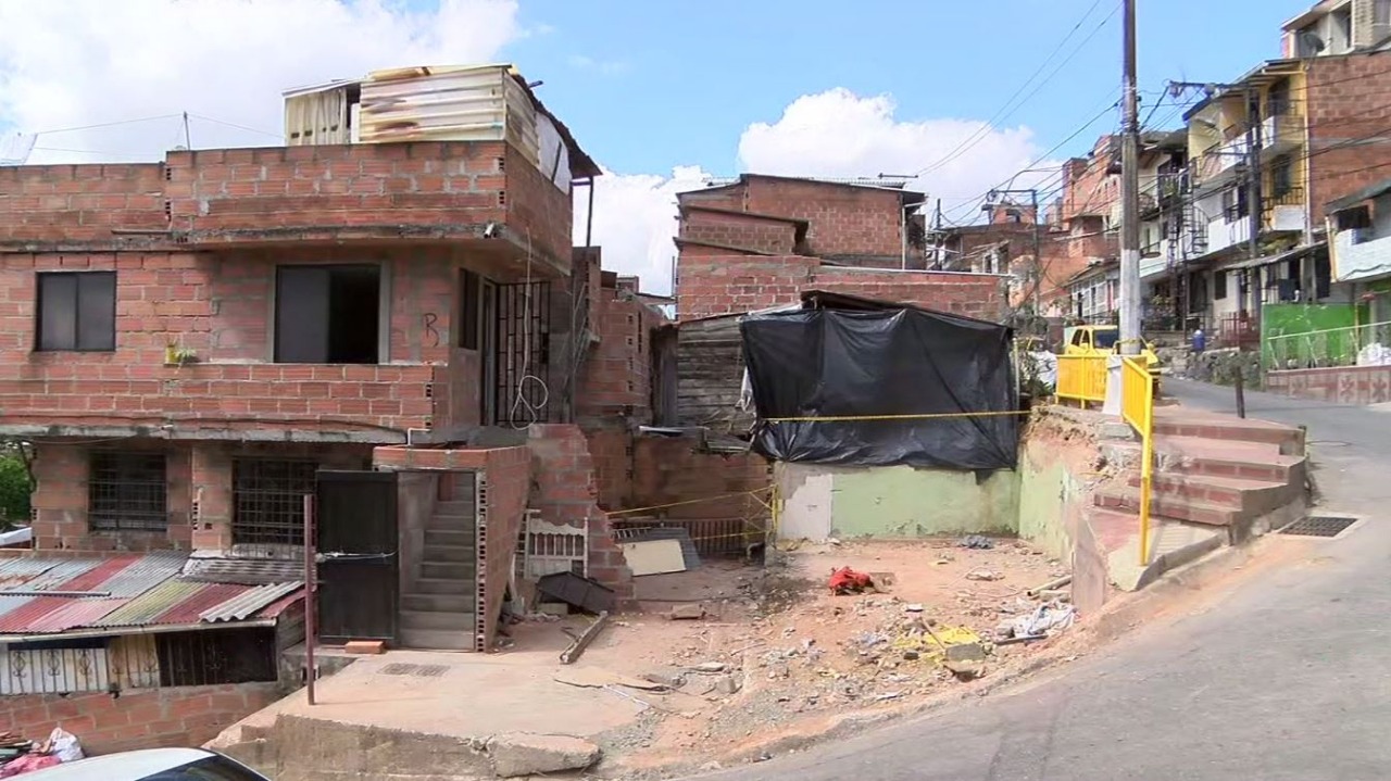Dagrd ordena evacuación de dos inmuebles en el barrio Santander